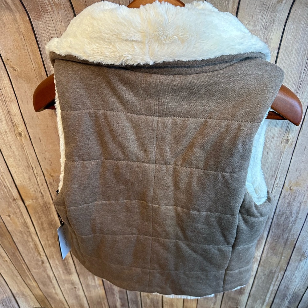 Calvin Klein Performance women’s L brown/ white faux fur puffer vest NWT - Picture 3 of 12
